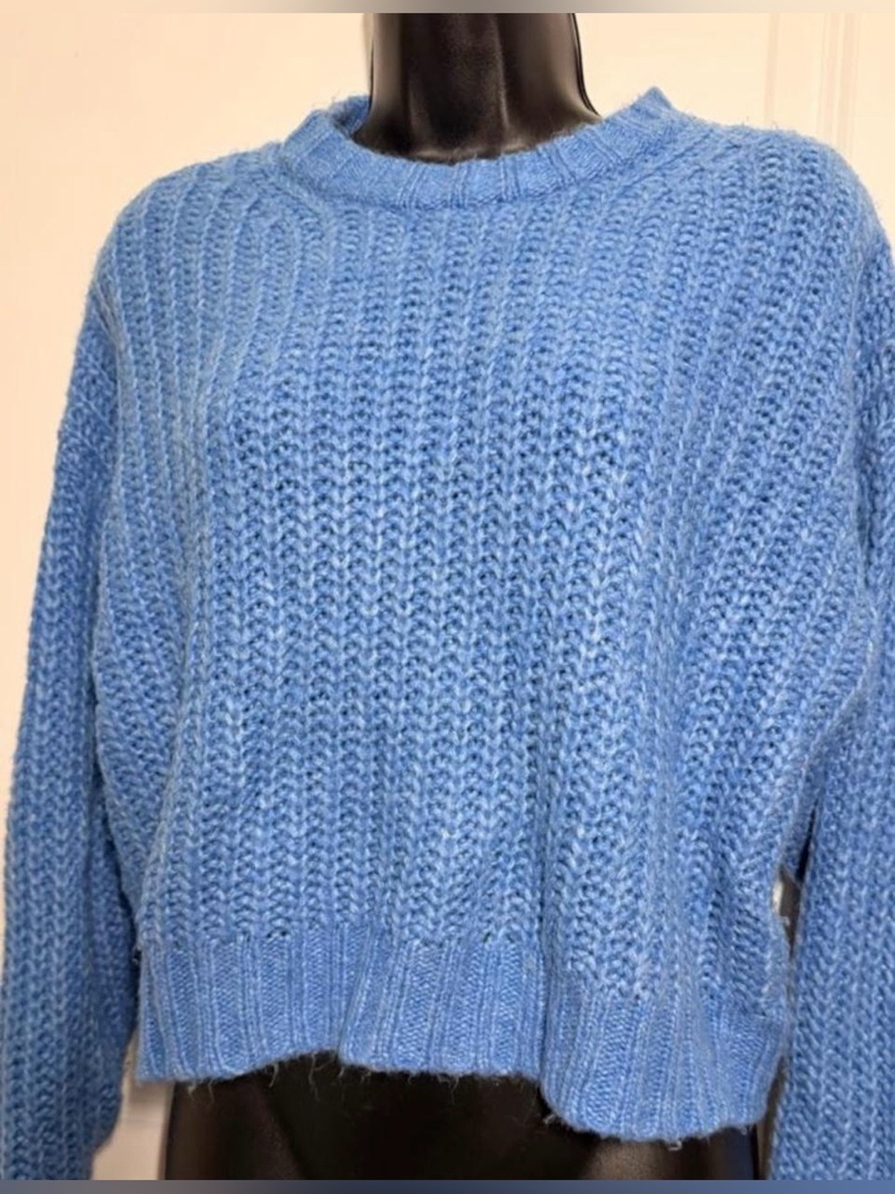 American Eagle Outfitters Chunky Light Blue Crew/Scoop Knit Sweater